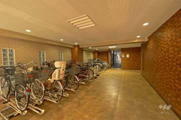 屋内に設けられた駐輪場