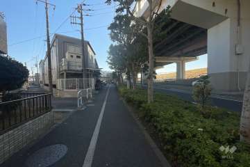 敷地南側の前面道路　