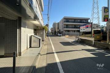 敷地南側の前面道路