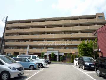ファミール川西鶴之荘の外観（南側から）