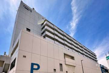 東武西新井駅東口サンライトマンションBの外観（北東側から）