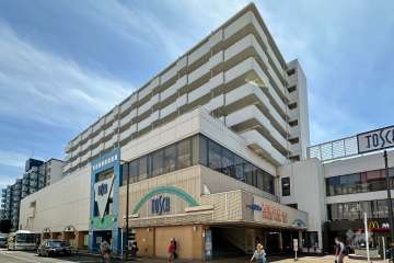 東武西新井駅東口サンライトマンションBの外観（北西側から）