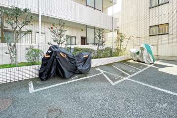 バイク駐車場