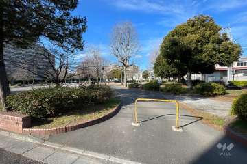 敷地に隣接した足立区立加平第一公園