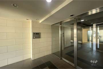 エントランスはオートロック付きです。