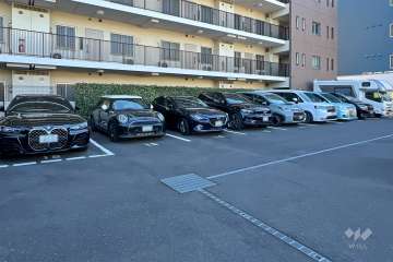 敷地内駐車場（屋外平面式）