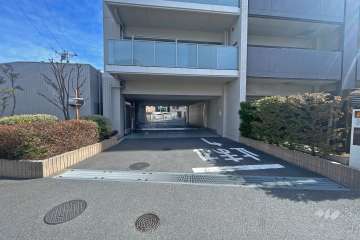 駐車場出入口（リングシャッター付き）