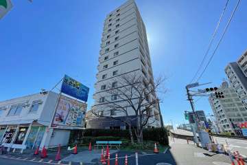 アーバンフィールド千住大橋の外観（北側から）