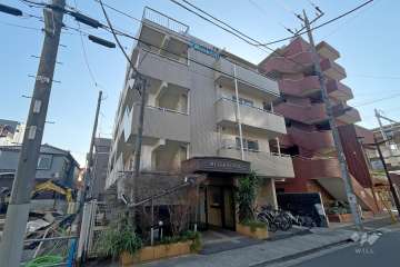 マリオン綾瀬の外観（北東側から）