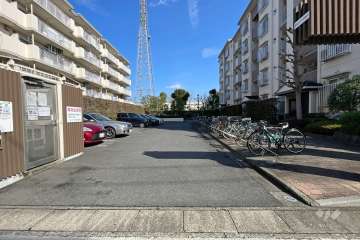 駐車場の出入り口　