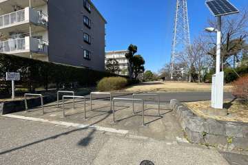 敷地に隣接する浅間第一公園　