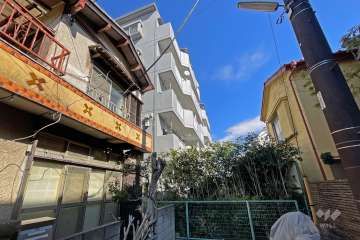 グリーンパーク北綾瀬弐番館の外観（南西側から）