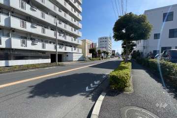 敷地西側前面道路（北側から）