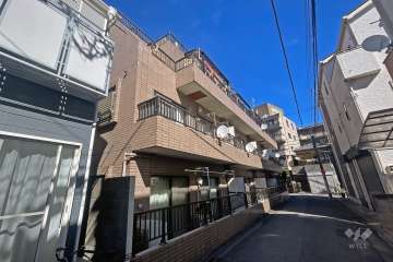 センチュリーマンション西新井の外観（北西側から）