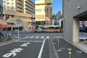 敷地北西側の前面道路
