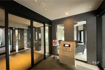 エントランスはオートロック付きです。