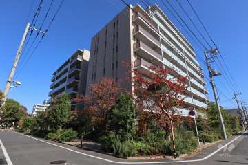 パークゲートメイツ西新井の外観(南西側から)