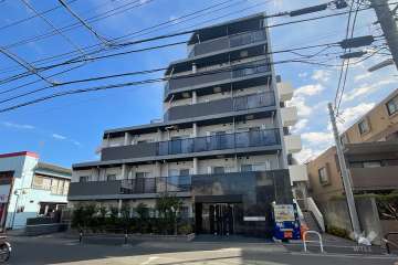 レアライズ綾瀬の外観（南西側から）