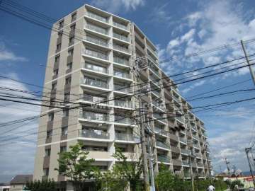 プラウド吹田新芦屋の外観(西側から)