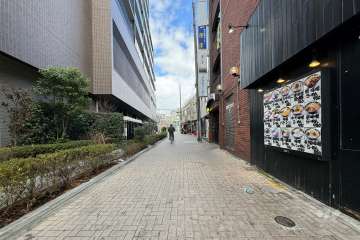 敷地東側の前面道路