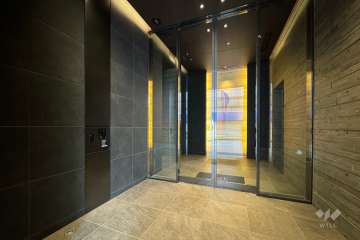 エントランスはオートロック付きです。