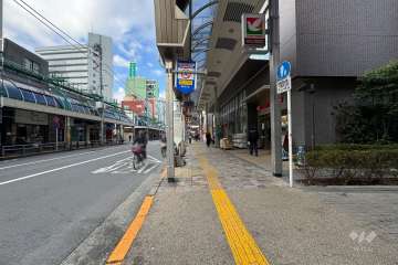 敷地南側の前面道路