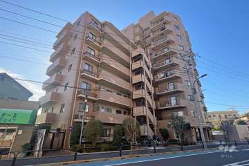 朝日パリオ西新井西館の外観（北東側から）