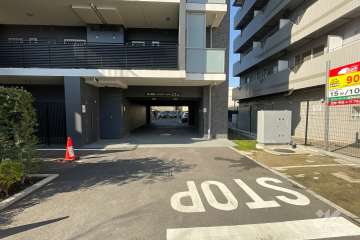 駐車場の出入り口　