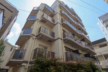 レガリス北千住の外観（北側から）