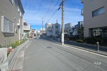 敷地南西側の前面道路