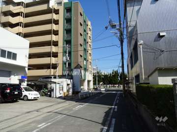 敷地南側の前面道路