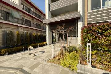 エントランスアプローチ　