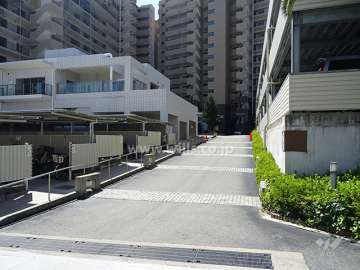 敷地出入り口（車路）