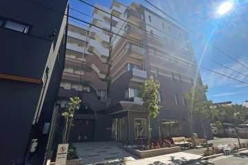 レジデンスノーブル西新井本町の外観（北西側から）