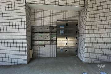 宅配ボックスと共用ポスト