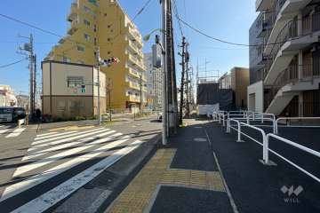 敷地の西側前面道路（東側から）