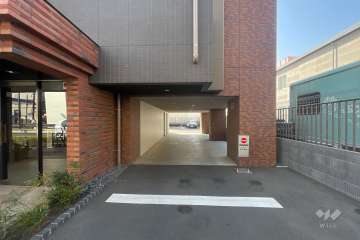 駐車場出入り口