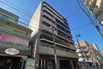 ハイズ綾瀬駅前の外観（北東側から）
