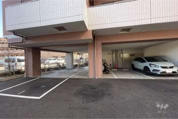 敷地内駐車場（屋外平面式、屋内平面式）