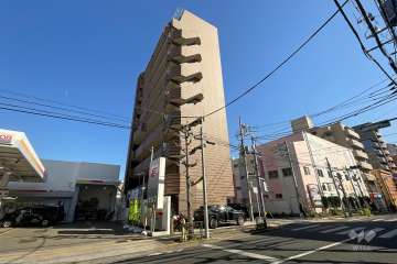 グロース綾瀬の外観（北西側から）