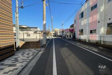 敷地南側の前面道路