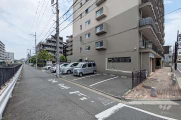 敷地内駐車場（屋外平面式）