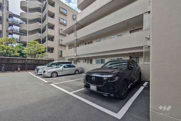 敷地内駐車場（屋外平面式）