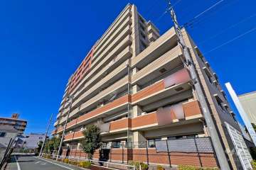 クレストフォルム西高島平の外観（南側から）