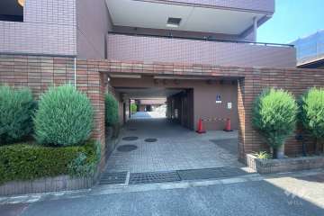 駐車場の出入り口