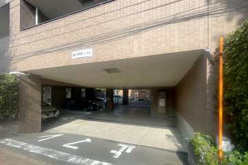 駐車場の出入り口