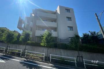 ゼファーヒルズ成増の外観（北西側から）