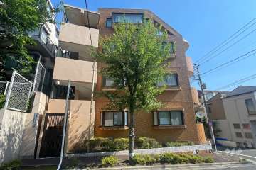 ダイアパレス成増2の外観（南西側から）