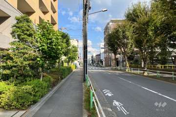 敷地南側の前面道路