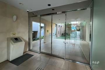 エントランスはオートロック付きです。